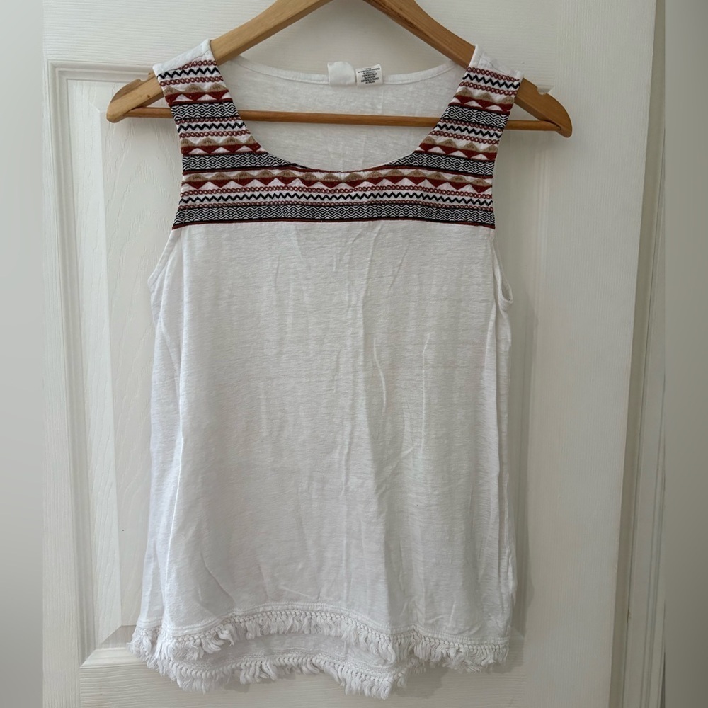 Artisan NY fringe hem tank size medium white embroidered boho western shirt
